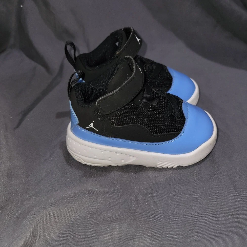 Jordan Ma Aura Black Blue White Toddler Size 4C shoes Sneakers